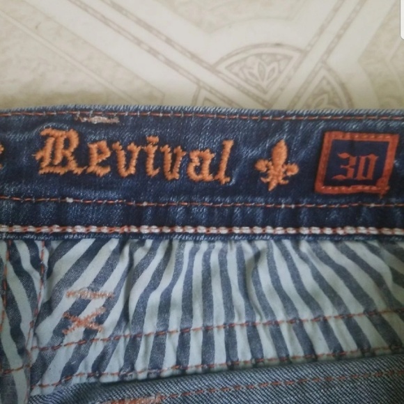 **SOLD**Rock Revival Skinny low rise - Picture 4 of 6